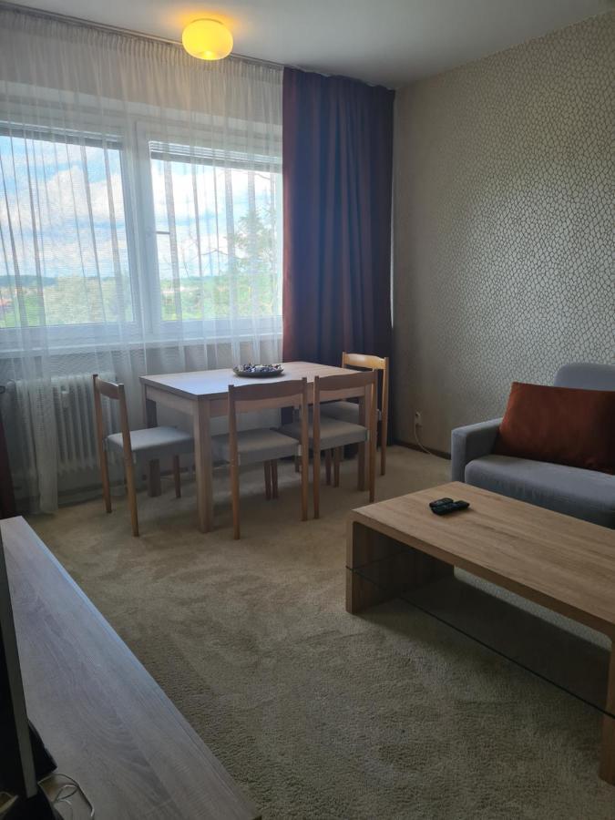 Ferienwohnung Apartman Valentin Komárno Exterior foto